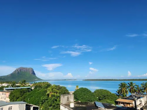 AA Sea-view and Mountain view Apartment