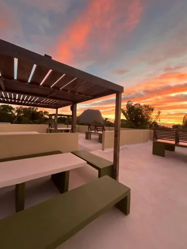 LouKaz -Entire Rental Units w Panoramic Rooftop