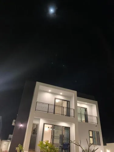 LuxNar Beach GF