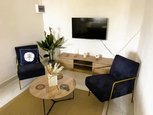 Coastal Blue Apt 7