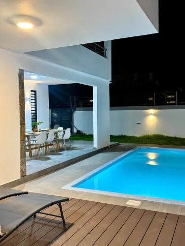 Luxury 6BR Villa Flic en Flac