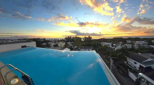 Luxury Penthouse with Rooftop Infinity Pool