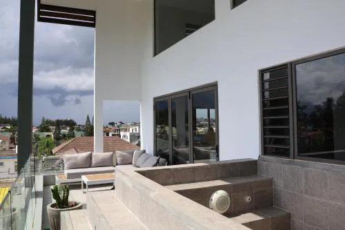 Ocean Bliss Penthouse - Private Pool & 2 Min to Beach
