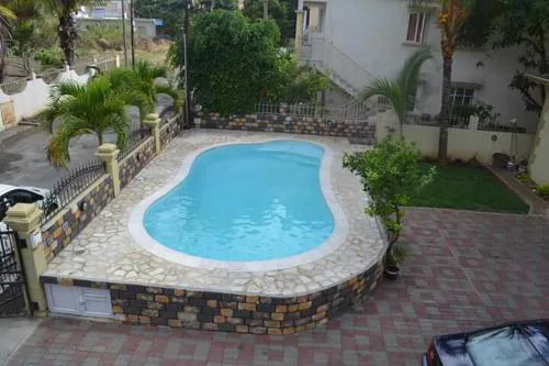 RS VILLA SHARE APARTMENT with private room ,good wifi, 150mts to beaches bus stop,