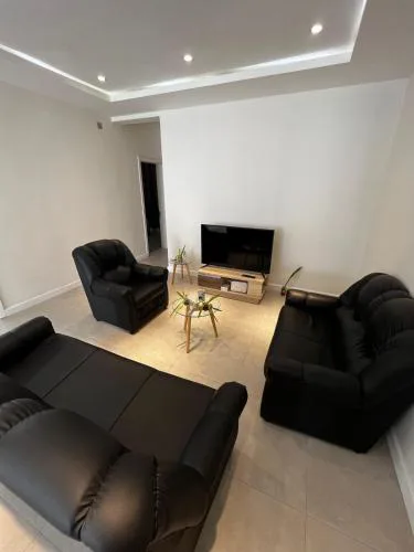 3-Bedroom Apartment