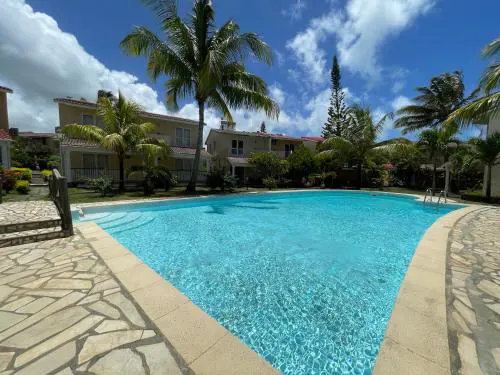 Cozy 3BR Duplex with Pool & Garden View - Grand Gaube Getaway