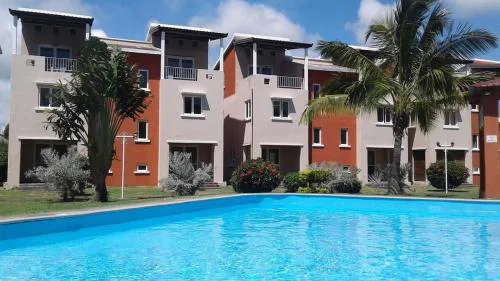 Gated 3BR Villa Pools & Beach
