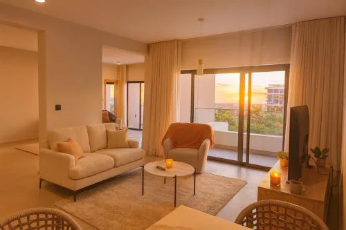 Splendid Mountains View Three Bedroom Apartment