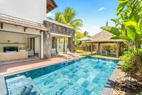 Exclusive Private Villa - Steps from the Beach