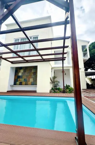 Santi Villa Mon Choisy