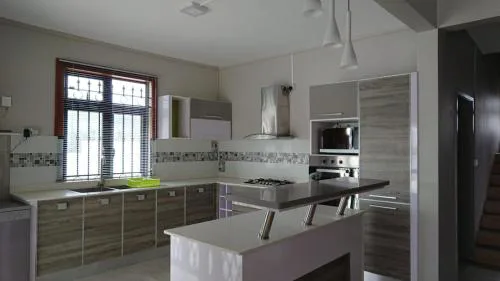Vanz Villa