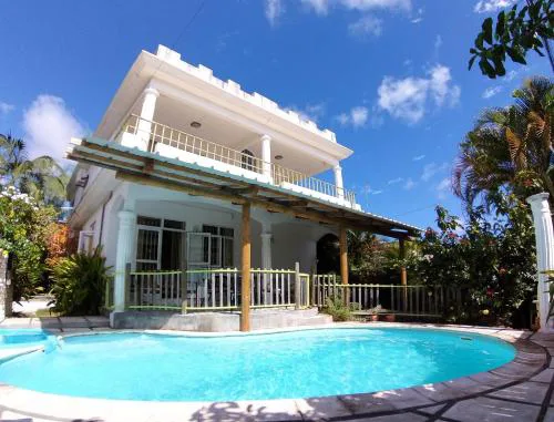 Spacious Apartment in Pamplemousses with Private Pool