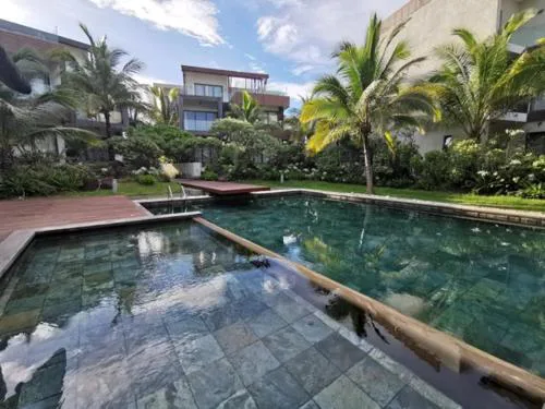 Immaculate Penthouse 2BR, Beach, and Pool