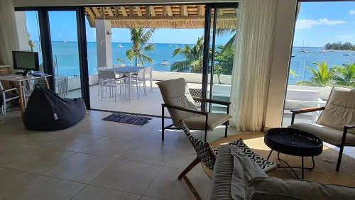 La Mivoie Beachfront Penthouse