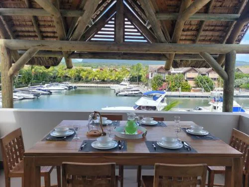 L'Estuaire Seafront Apartment Black River