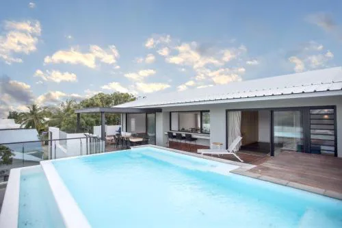 Luxury Penthouse River Mouth Views & Pools