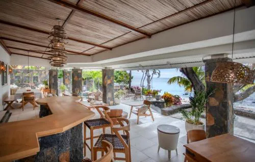 SugarBeach Seafront Villa - Direct Beach Access