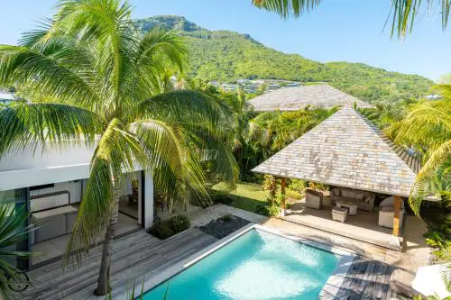 Villa Ayoo - West Coast, Private Villas Resort