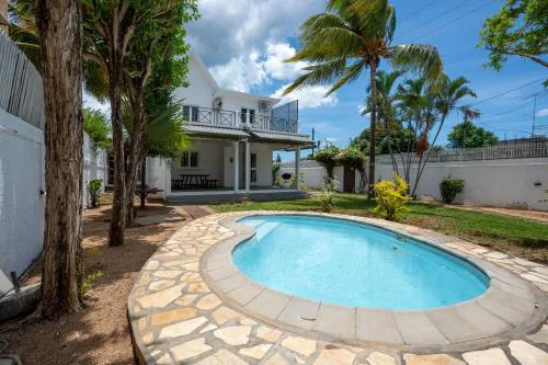Villa Roche Noire with Pool- 4 mins from Beach