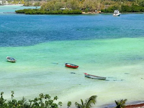 Lorlagon 2-Bedroom Beachfront Apartment by LOV Mauritius
