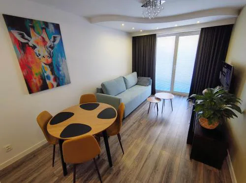 Giraffe Apartment - with private parking