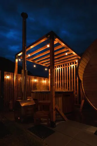 Apartament Pod Wzgórzem z Sauną, Jacuzzi i Basenem