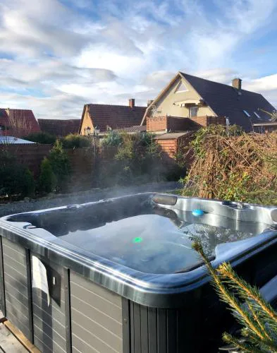 Dom Tkacki Pokoje Gościnne Jacuzzi w Ogrodzie Kudowa-Zdrój