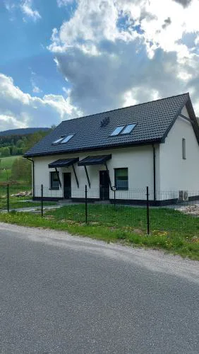 Domek nad potokiem