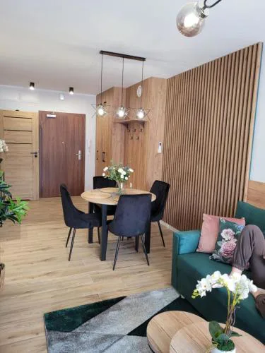 Apartament z basenem i jacuzzi KARMELOWY NA DOLNEJ Green Park Resort A13, ul DOLNA 7A