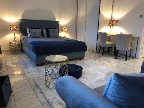 APARTAMENT 6 Rynek