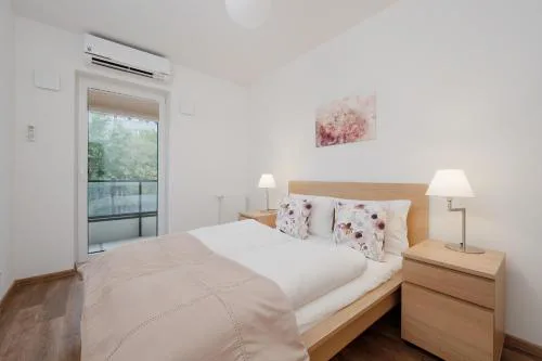 Apartment Legnicka Wroclaw with PARKING by Noclegi Renters