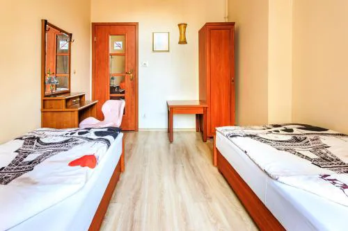 Babel Hostel, Dworzec PKP, Rynek