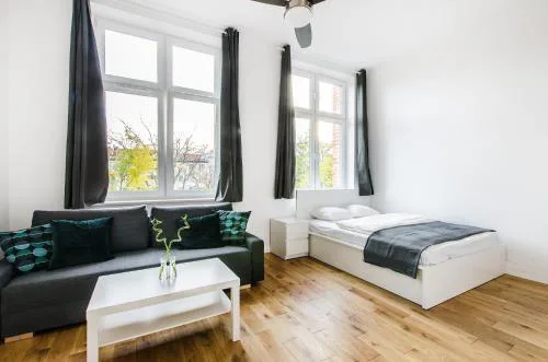 Beautiful Diamond Apartment - 10 min walk to Market Square!