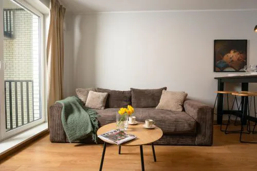 Botanica Deluxe Apartment with Balcony & AC - ProperUNIT