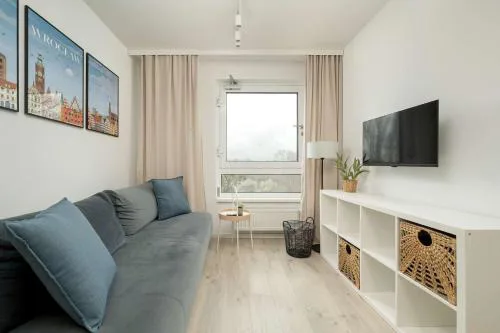 Bright & Modern Studio Kępa Mieszczańska by Noclegi Renters