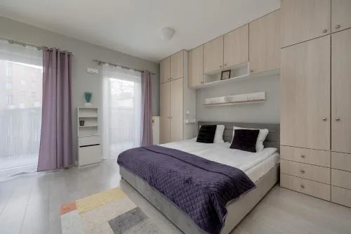Charming Studio with Balcony in Wrocław's Nadodrze by Noclegi Renters