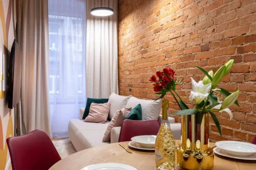 Comfy Modern Apart in Old Town Parking by Hoomvi