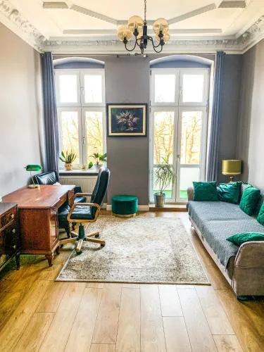 Cozy Room in Artistic District 2 Bathrooms Center