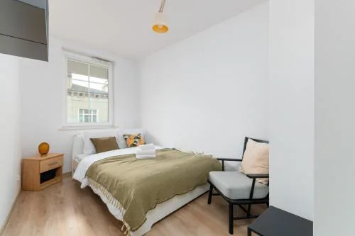Dąbrowskiego Old Town Apartment by BookingHost