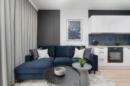 Eleganckie Studio we Wrocławiu z Parkingiem i Biurkiem do Pracy Zdalnej by Noclegi Renters