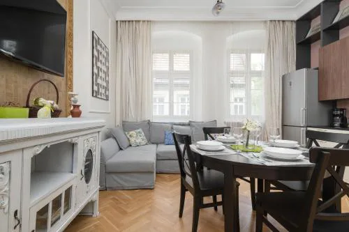 Exclusive Old Town Apartment by Noclegi Renters