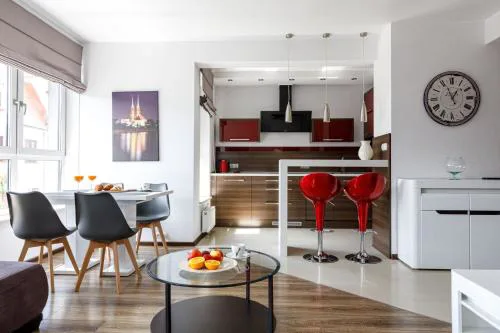 Golden Apartments Wroclaw - Two Bedrooms - Great Location&Legnicka