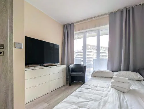 Jagodno Comfort Apartment by BookingHost