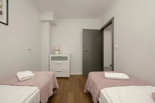 Kukuczki 7 Stylowy Apartament we Wrocławiu by Noclegi Renters