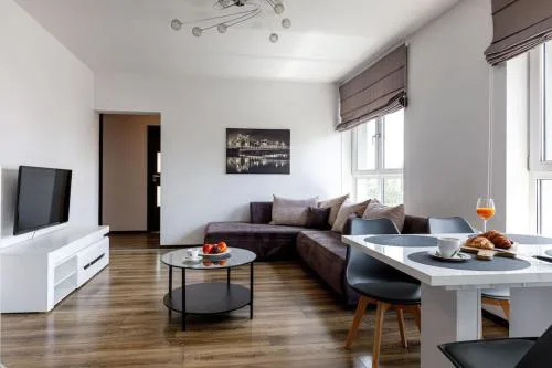 Сlose-Urban Chic - Great Location - 2 Bedrooms& Legnicka