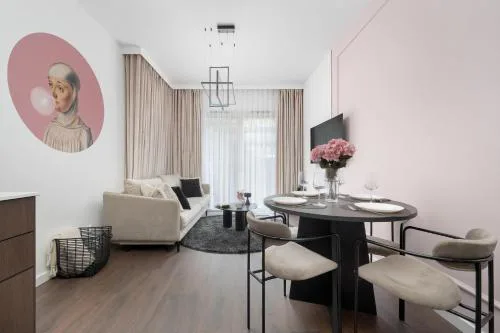 Luksusowe Apartamenty w Centrum Wrocławia Blisko Parku z Klimatyzacją w Salonie by Noclegi Renters