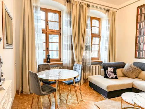 Luxury Decor & Amazing Island Views, Center! 5mins Rynek