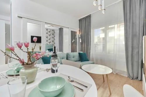 Modern Apartments Kościuszki with FREE GARAGE Wrocław by Noclegi Renters