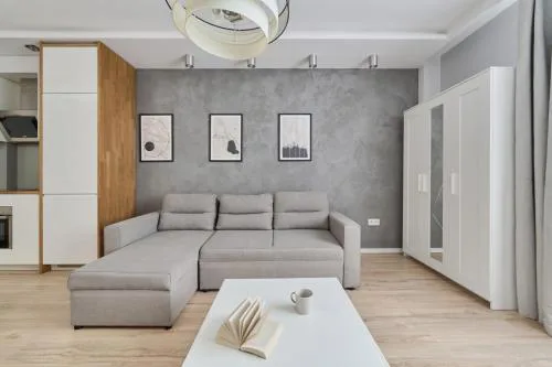 Modern Studio with Balcony for 4 Guests in Wrocław by Noclegi Renters