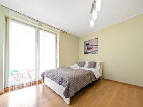 Pochyła Green Haven Apartment by BookingHost